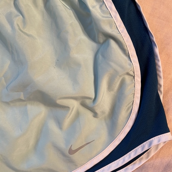 Nike Running Shorts - Picture 4 of 5